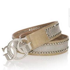 GUESS Genuine Leather Metallic
Rhinestone Logo Buckle Two Tone Belt